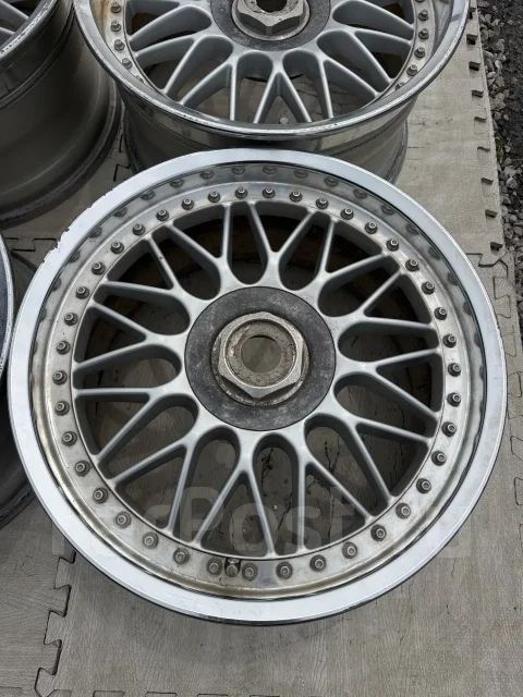 Riverside. 8.0/9.0x17", 4x114.3, 5x114.3, ET39/35, �� 72���. ����