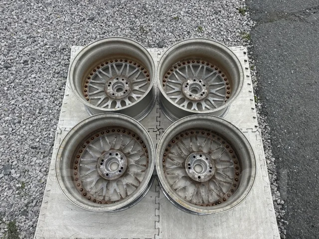 Riverside. 8.0/9.0x17", 4x114.3, 5x114.3, ET39/35, �� 72���. ����