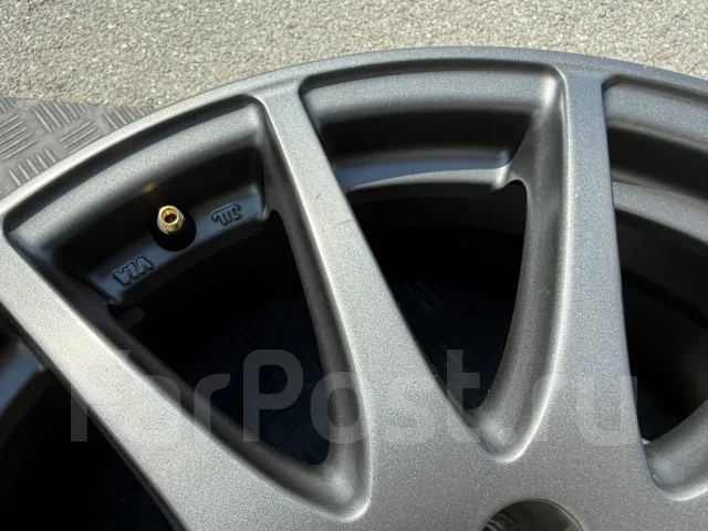 Hot Stuff Cross X-Speed. 7.0x17", 5x114.3, ET38, �� 73���. ����