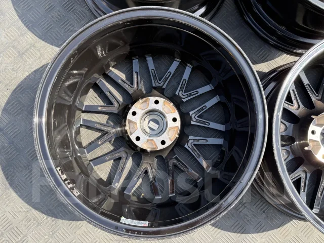 Treasure One Humanline. 7.0x17", 5x114.3, ET38, �� 73���. ����