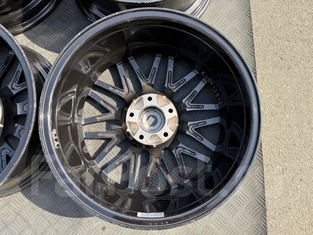 Treasure One Humanline. 7.0x17", 5x114.3, ET38, �� 73���. ����
