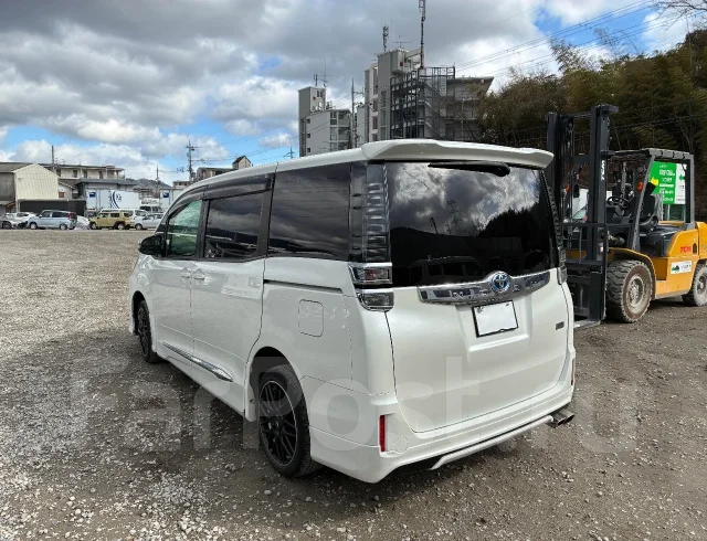 Toyota Noah. ZWR80, 2ZRFXE ����