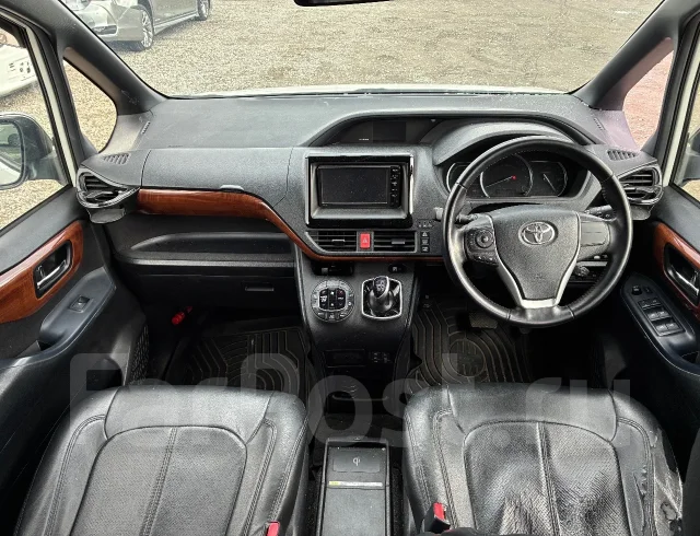 Toyota Noah. ZWR80, 2ZRFXE ����