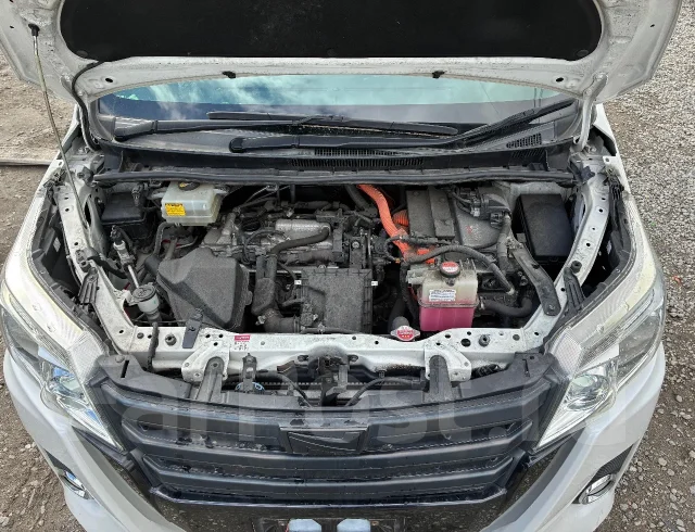 Toyota Noah. ZWR80, 2ZRFXE ����