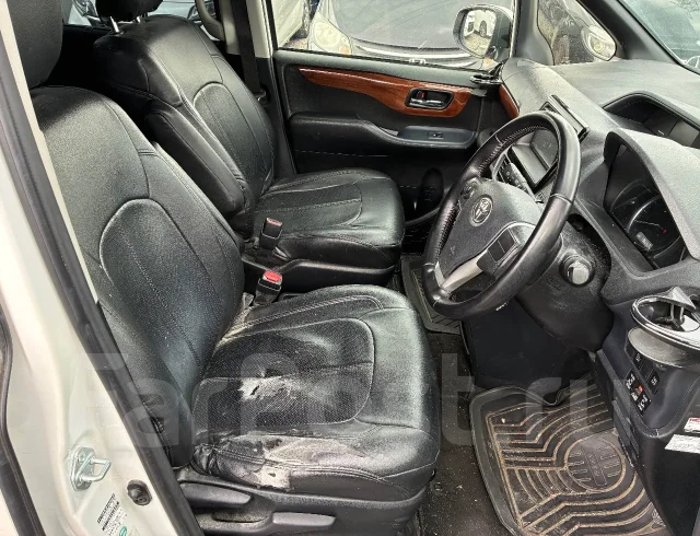 Toyota Noah. ZWR80, 2ZRFXE ����