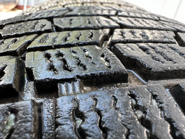 Dunlop Graspic DS3. ������, ��� �����, �/�, ����� 35 % ����
