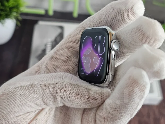 Apple Watch Series 11. IP67 ����