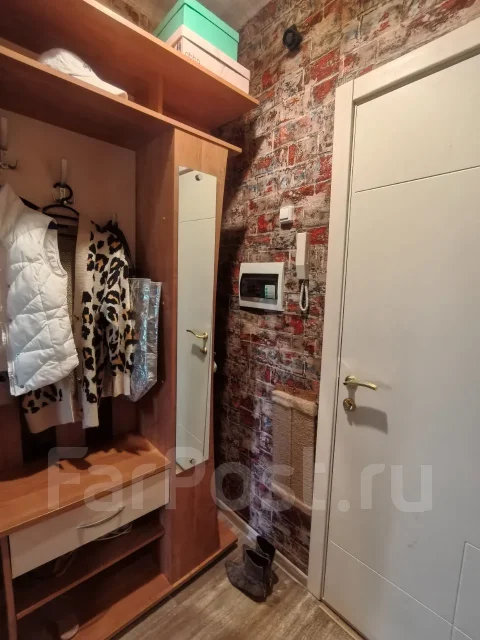 3-���������, ������� ��� (������� ��������) 9. ���, ������� ����, 40,8���.��., 4/4 ���� ����