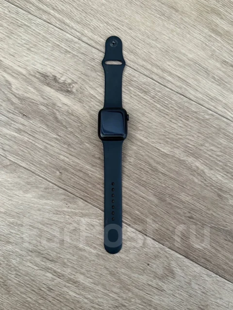 Apple Watch SE. GPS, NFC, IP68 ����