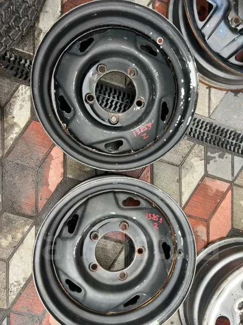 Suzuki. 5.5x15", 5x139.7 ����