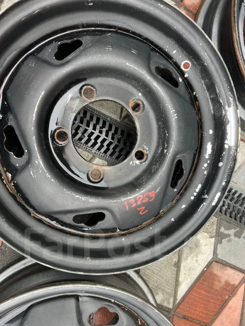 Suzuki. 5.5x15", 5x139.7 ����