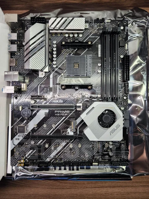 AMD X570 ����