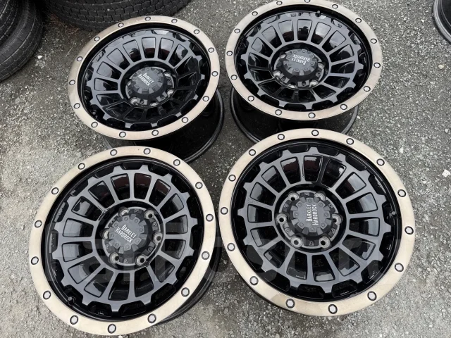 Hot Stuff Barkley Hardrock. 8.0x17", 6x139.7, ET20, �� 110���. ����