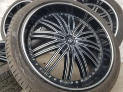 Realux. 8.5x22", 5x114.3, ET35 ����