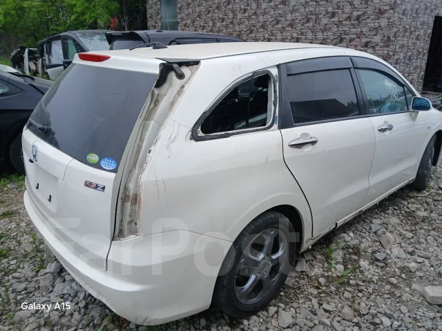 Honda Stream. RN6 ����