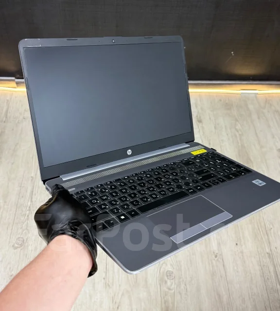 HP Pavilion x2-10-k066ur. 15.6", 1,3����, ��� 8 ��, ���� 256���, WiFi: 1, Bluetooth: 1 ����