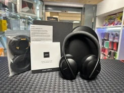 Bose Noise Cancelling Headphones 700 ����