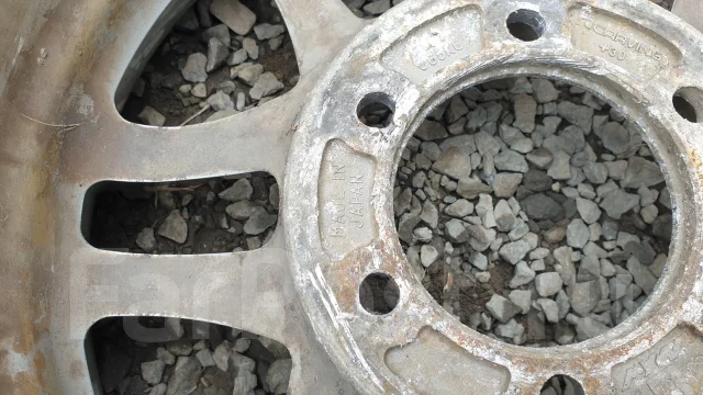 Wilcroxx. 7.0x16", 6x139.7, ET30 ����