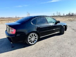 Subaru Legacy B4. EZ30 ����