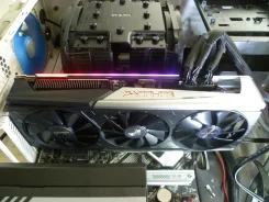 Radeon RX 5700 XT ����