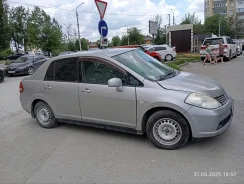 Nissan Tiida Latio. 90 ����