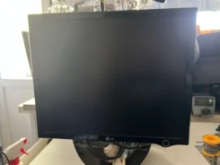 LG. 19", ���������� �� (LCD, LED, QLED) ����