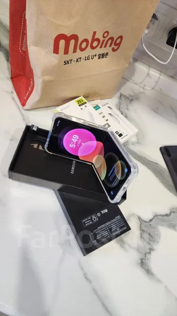 Samsung Galaxy Z Flip5. �/�, �����, 5G ����