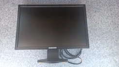 Samsung. 19", ���������� �� (LCD, LED, QLED) ����