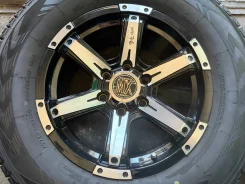BADX Rock Kelly. 8.0x17", 6x139.7, ET20 ����