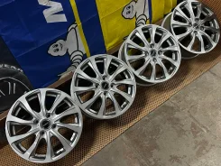 Bridgestone Balminum. 5.5x15", 4x100, ET50 ����