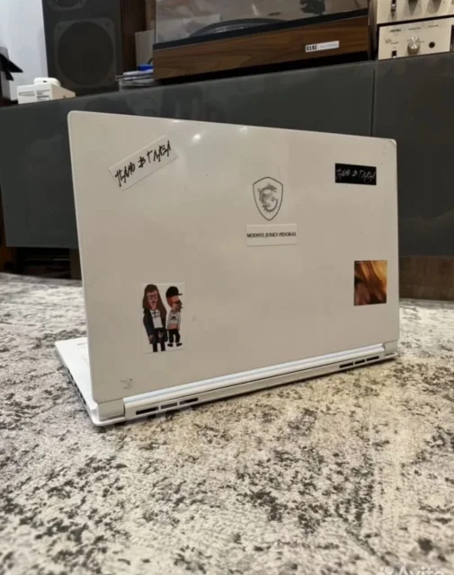 MSI Stealth 15M. 15.6", 2,4����, ��� 32 ��, ���� 512���, WiFi: 1, Bluetooth: 1, ����������� �� 2��. ����