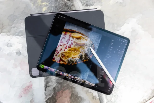 Apple iPad Pro 11 2024. 11 ������, ������ 256 ��. ��� ����� �� ������ ����
