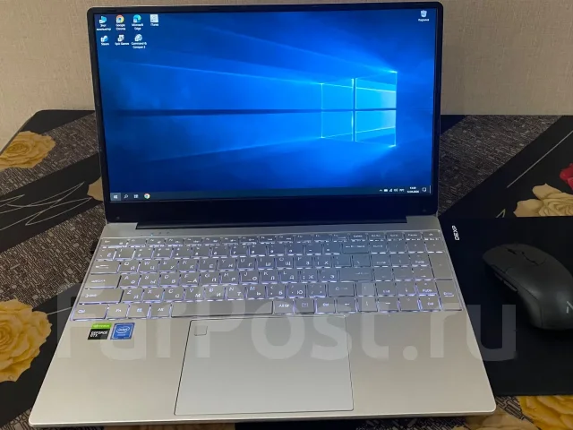 Azerty. 15.6", 2����, ��� 12 ��, ���� 250���, WiFi: 1, Bluetooth: 1, ����������� �� 4��. ����