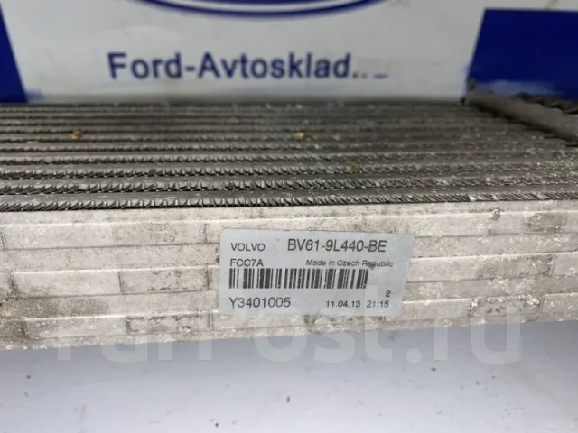 ���������� Volvo V40 2010-2019 31368270 31368270 ����