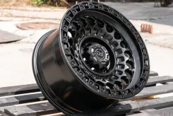 MLJ Black Rhino. 9.0x17", 6x139.7, ET0, �� 110,1���. ����