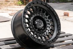 MLJ Black Rhino. 9.0x18", 6x139.7, ET0, �� 110,1���. ����