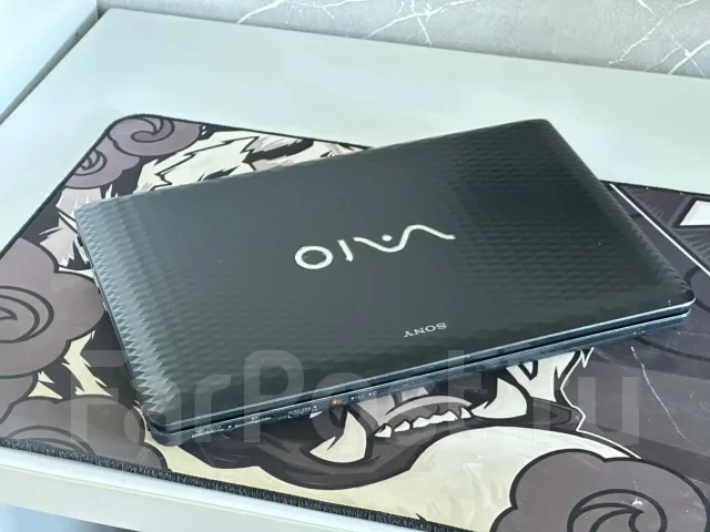 Sony VAIO VPC-EH2J1R. 15.5", 2,2����, ��� 12 ��, ���� 222���, WiFi: 1, ����������� �� 1��. ����