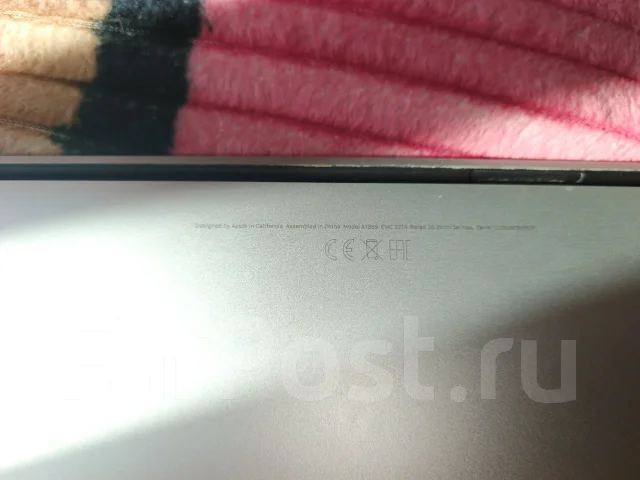 Apple MacBook. WiFi: 1 ����