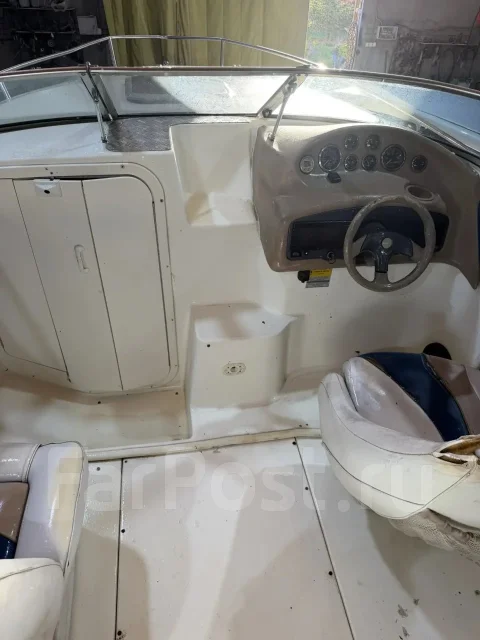Rinker. 1998 ���, ����� 6,5��., ��������� ������������, 280��.�., ������ ����