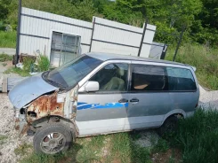 Nissan Largo. NW30757797 ����