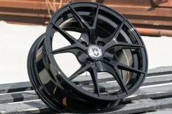 HRE P101. 7.0x15", 4x100, ET38, �� 73,1���. ����