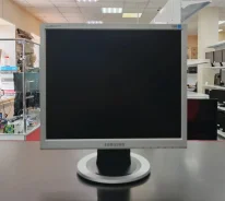 Samsung. 17", ���������� �� (LCD, LED, QLED) ����