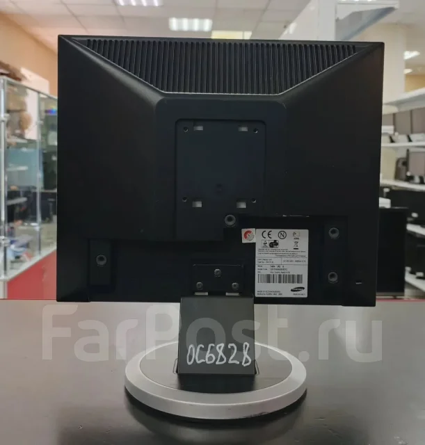 Samsung. 17", ���������� �� (LCD, LED, QLED) ����