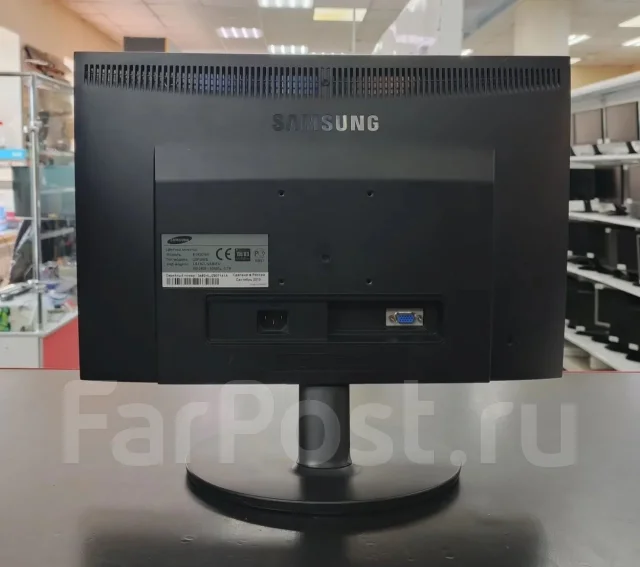 Samsung. 19", ���������� �� (LCD, LED, QLED) ����