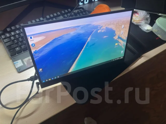 Asus. 15.6", ���������� OLED ����