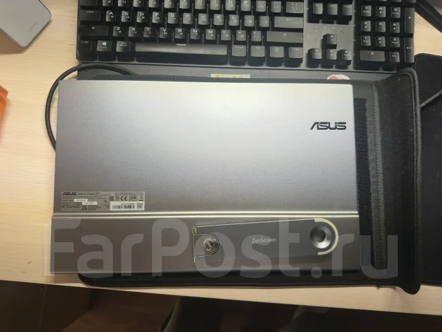 Asus. 15.6", ���������� OLED ����