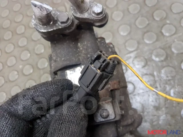 ���������� ������������ Nissan Note E11 2005-2013 21184271 92600AX84B ����