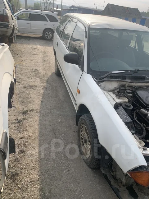 Nissan Avenir. 1 6 ����