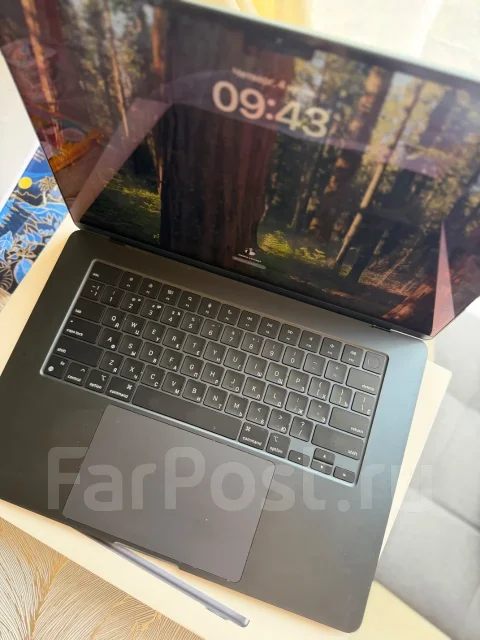 Apple MacBook Air 15 2023 MQKW3. 15.3", ��� 256 �� � ������, ���� 256���, WiFi: 1, Bluetooth: 1, ����������� �� 24��. ����