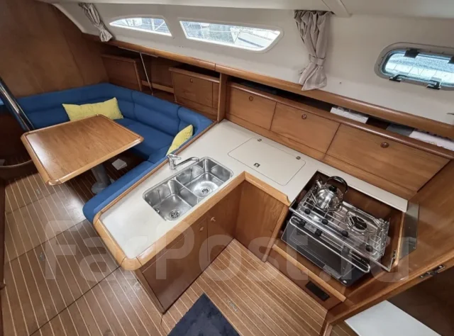 Sun Odyssey 37. ����� 11,4��., 2000 ���. ��� ����� �� ������������ ����